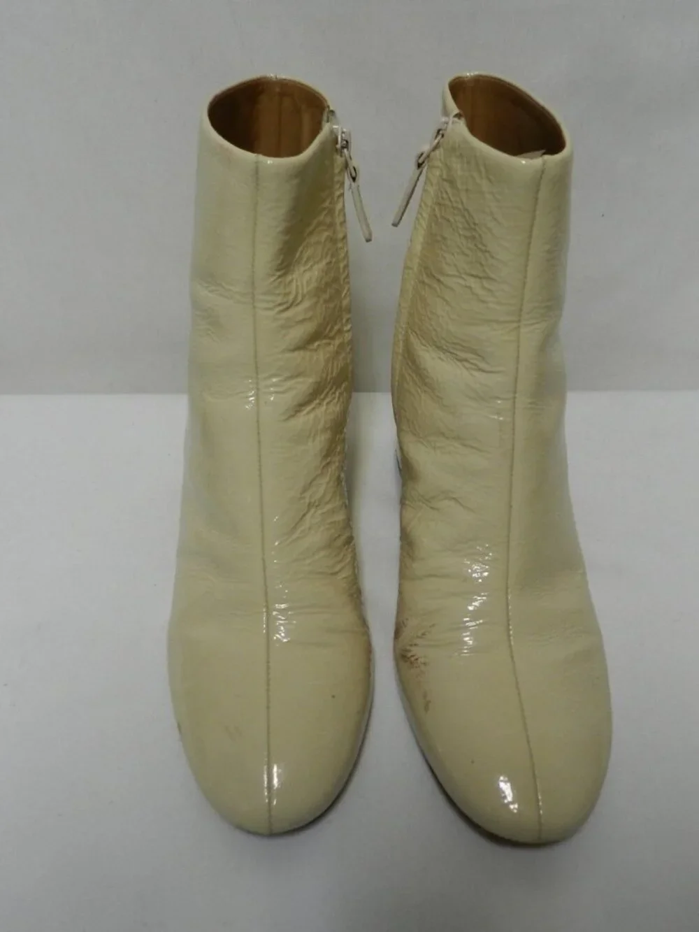 Tory Burch Juliana Patent Leather ankle zip boots cream w/ Gold trim Size Sz 8.5